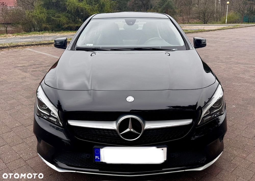 Mercedes-Benz CLA 180 7G-DCT Urban - 4