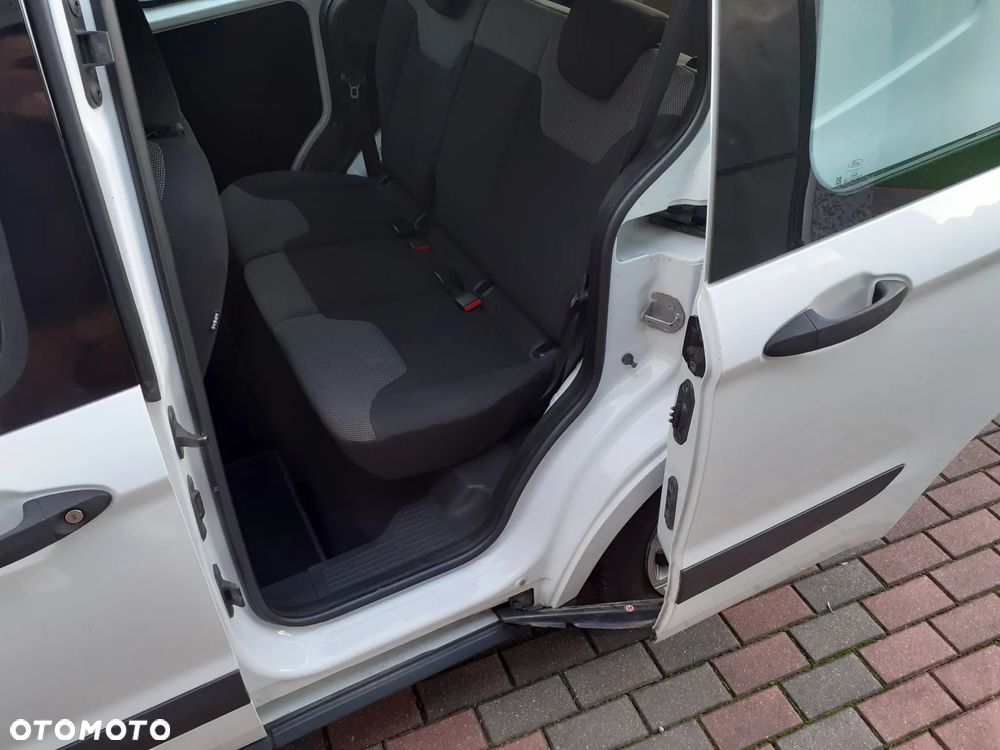 Ford Transit Courier - 2