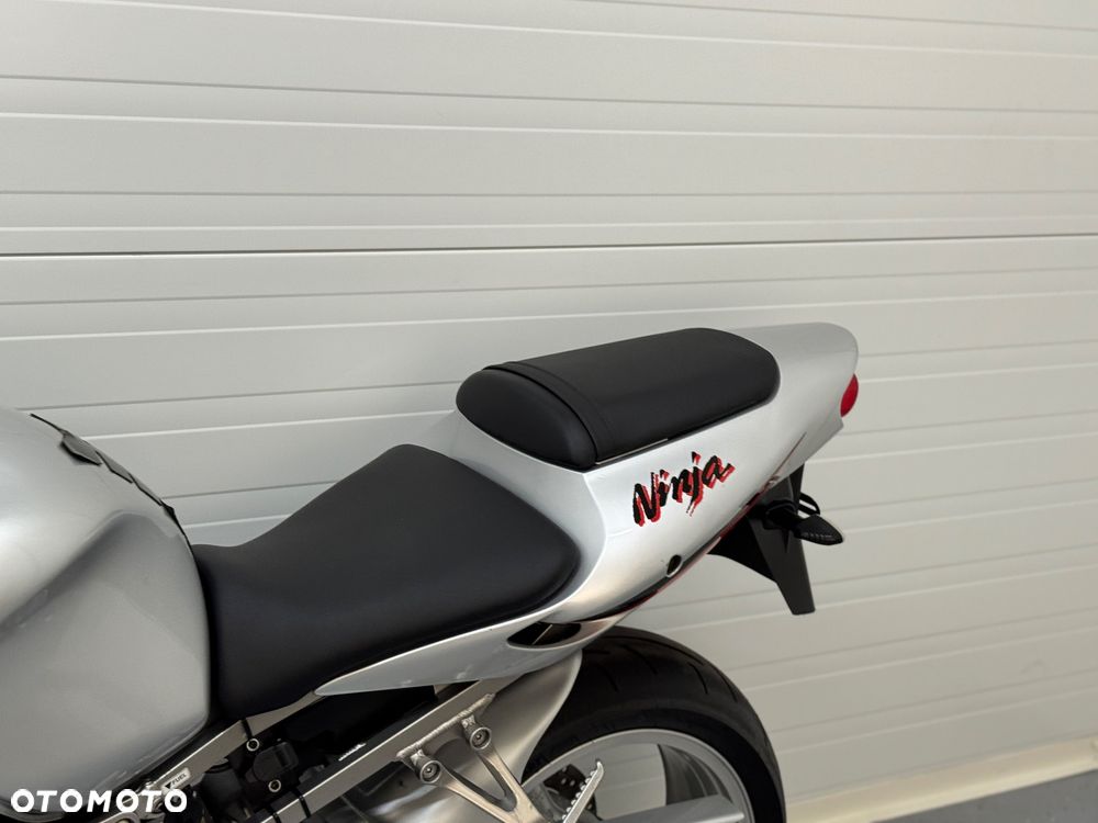 Kawasaki ZXR - 22