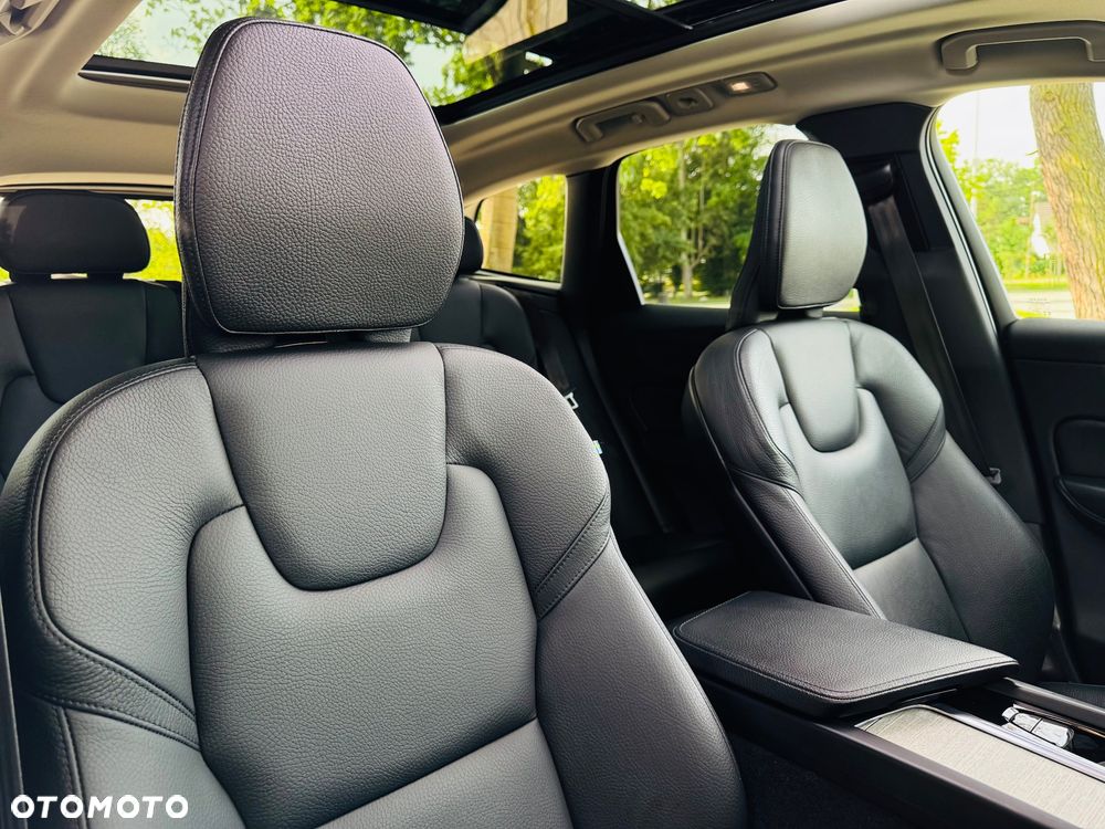 Volvo XC 60 B4 D AWD Inscription - 38