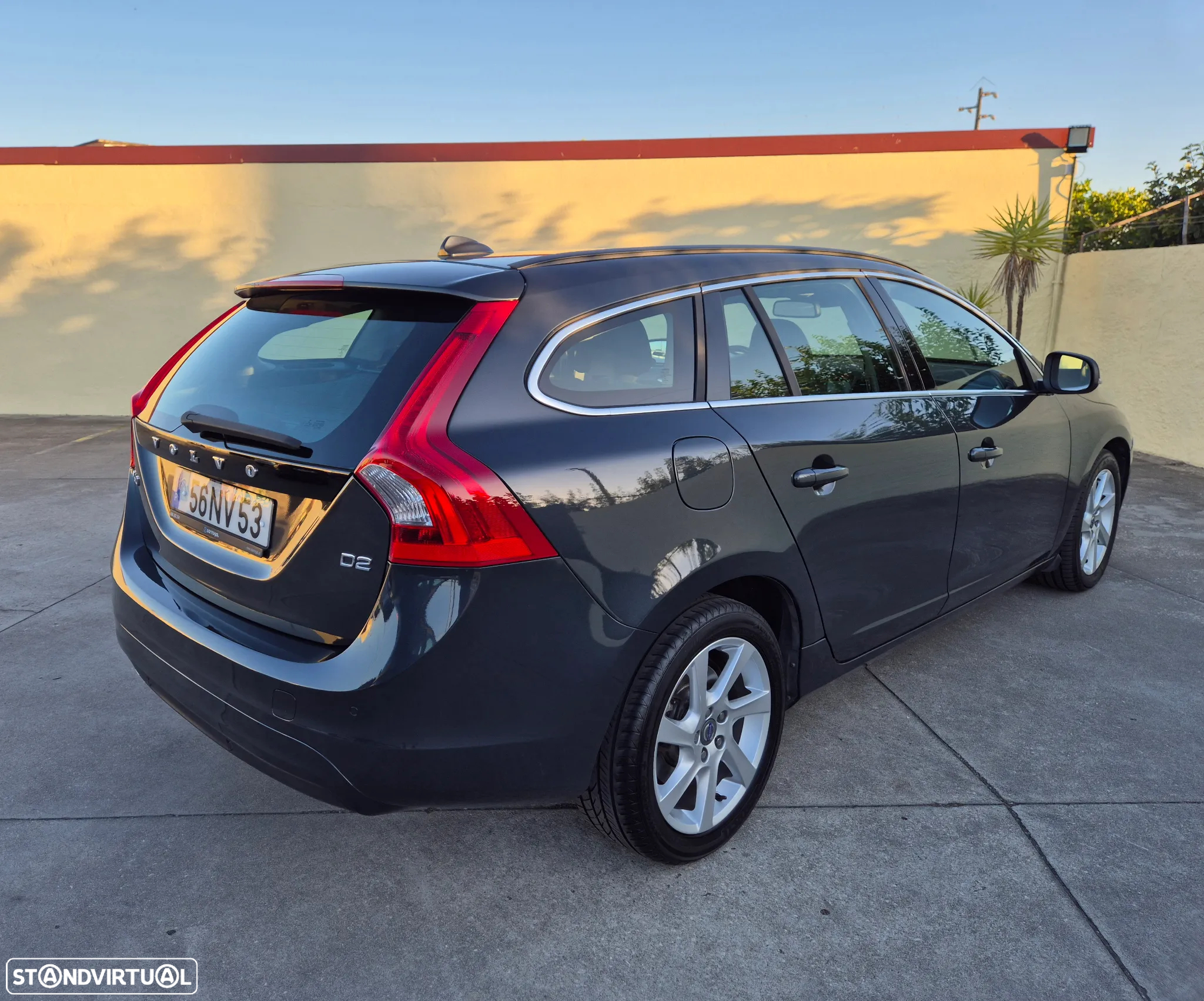 Volvo V60 1.6 D2 Momentum Eco Powershift - 20