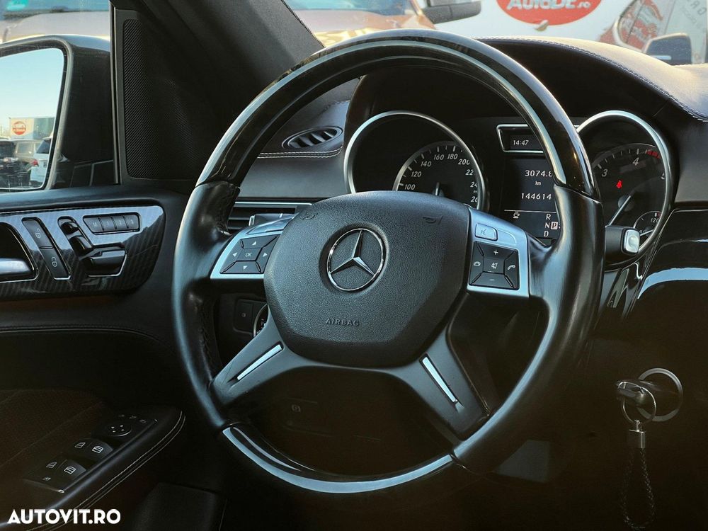 Mercedes-Benz ML - 10