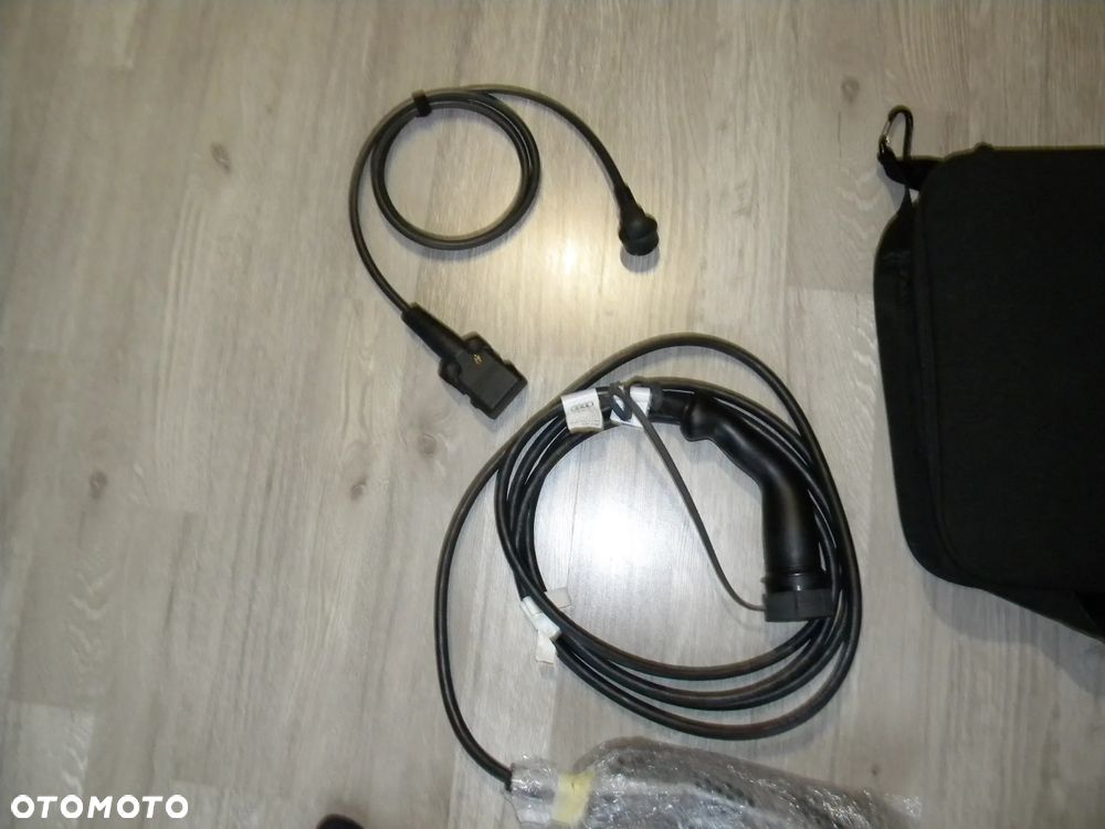 NOWA ORYGINALNA ŁADOWARKA FUTERAŁ AUDI Q4 Q5 Q6 Q7 Q8 E-TRON 2x16A FV 8V4971675AP - 5