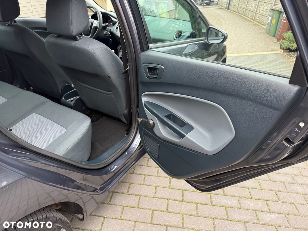 Ford Fiesta - 12