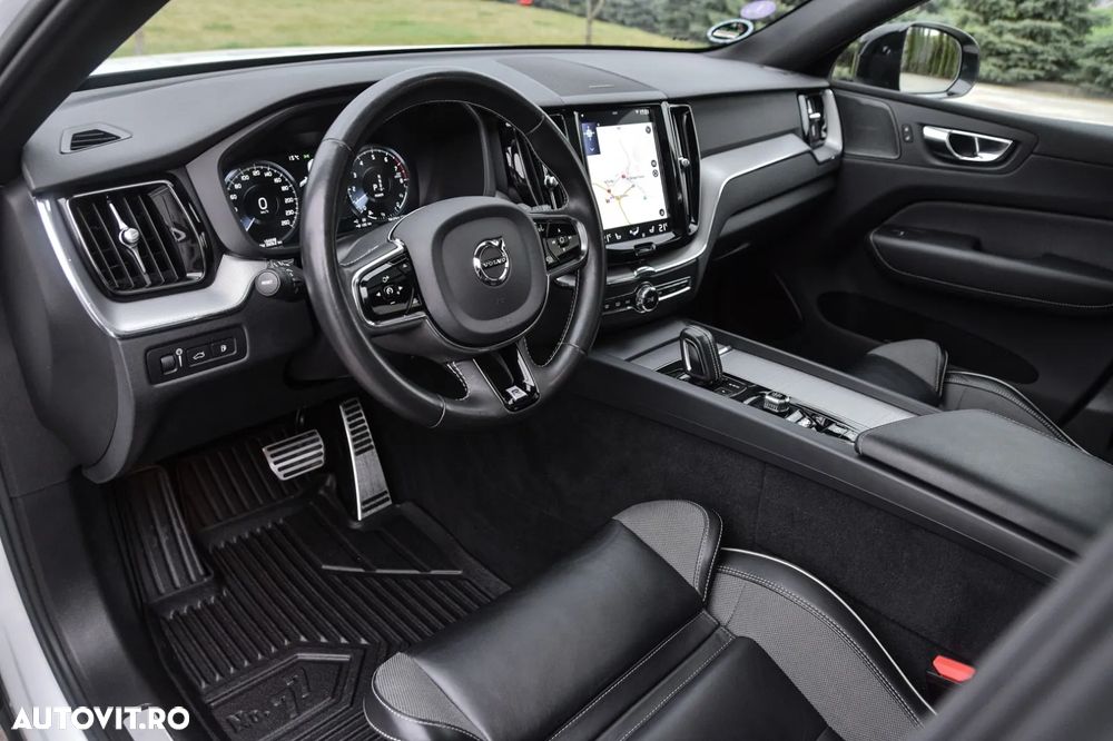 Volvo XC 60 T8 Twin Engine AWD Geartronic RDesign - 17