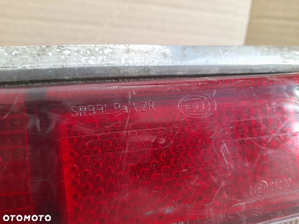 Lampa prawy tył Mercedes W114 W115 Hella SRBBLPa4ZR - 3