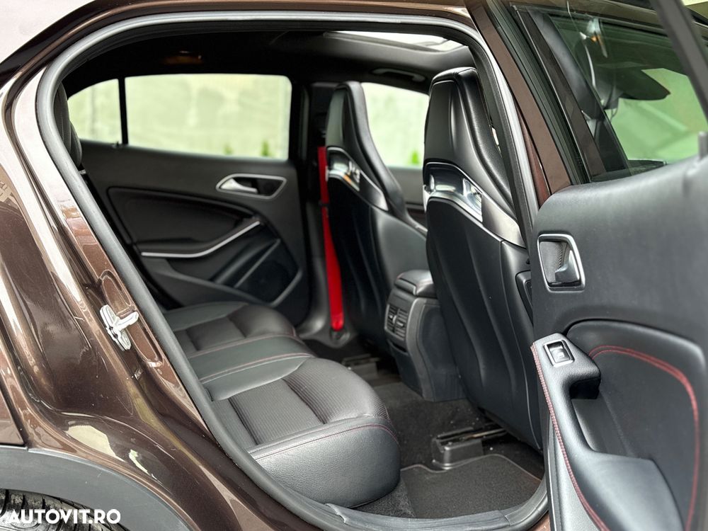 Mercedes-Benz GLA AMG 45 4Matic AMG Speedshift 7G-DCT - 9