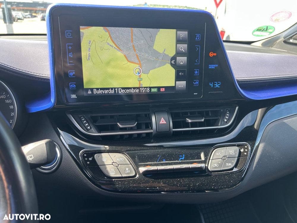 Toyota C-HR Style Selection - 13