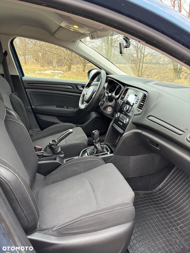 Renault Megane ENERGY TCe 100 EXPERIENCE - 11
