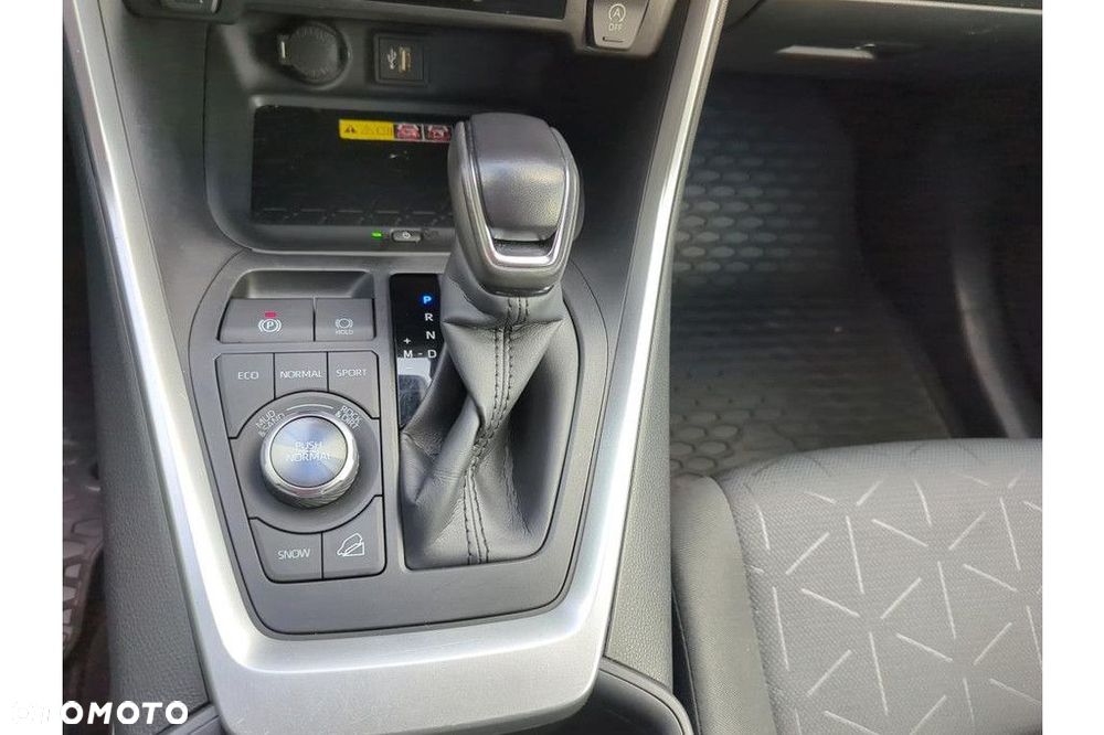 Toyota RAV4 - 10