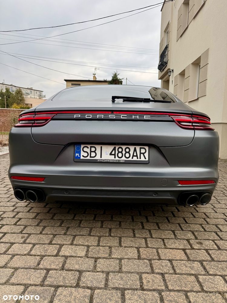 Porsche Panamera 4 - 10