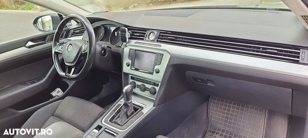 Volkswagen Passat 2.0 TDI SCR DSG Highline - 8