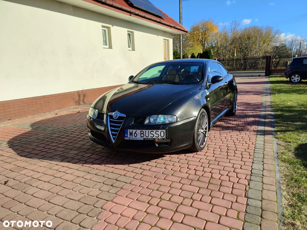 Alfa Romeo GT 3.2 24V Distinctive - 1