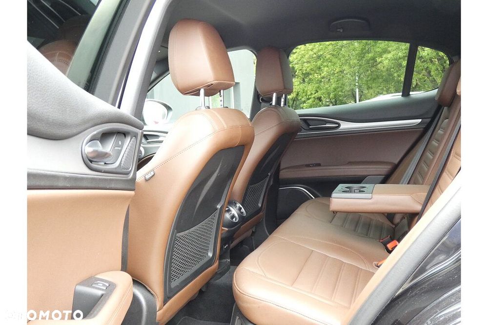 Alfa Romeo Stelvio 2.0 Turbo Veloce Q4 - 14