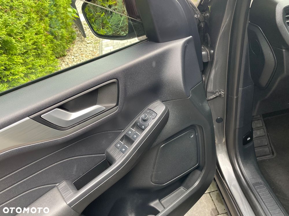 Ford Kuga - 17