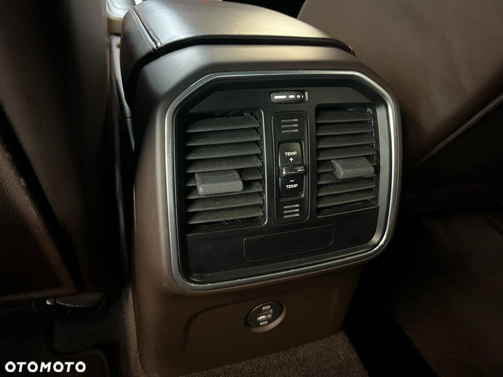 Porsche Macan Standard - 35