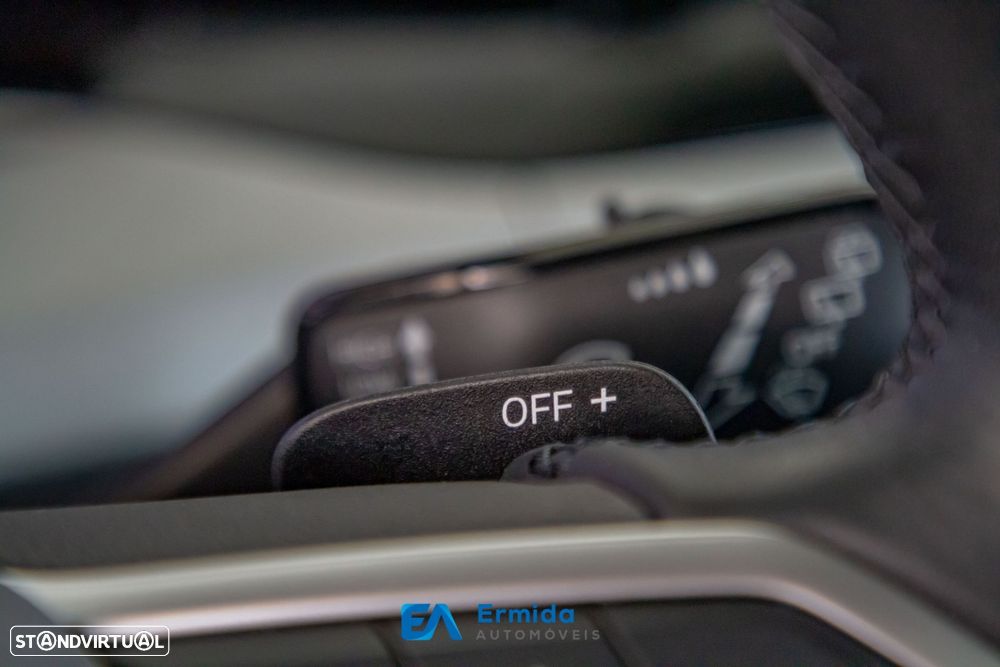 VW Golf 1.0 eTSI Life DSG - 37