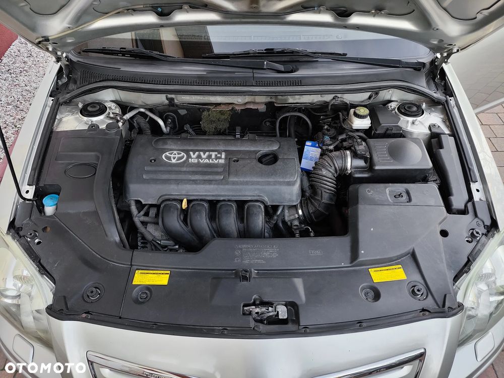 Toyota Avensis 1.8 VVT-i Sol Premium - 27