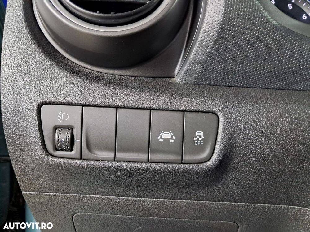 Hyundai KONA - 17
