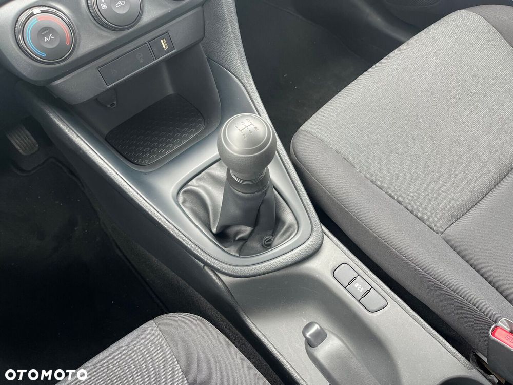 Toyota Yaris - 16
