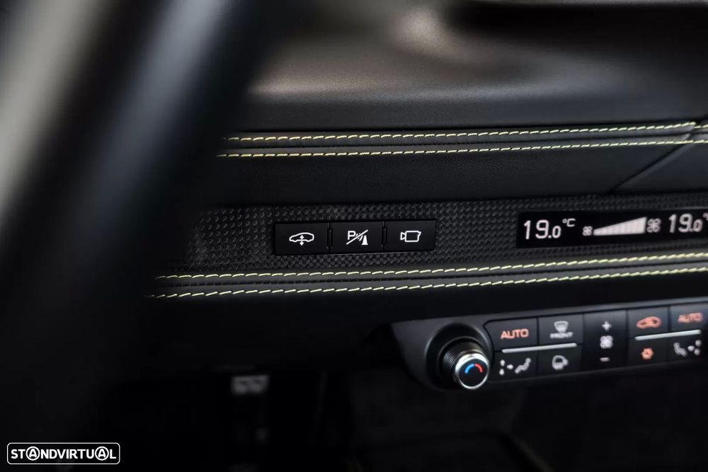 Ferrari F8 Tributo 3.9 Twin-Turbo V8 — fotografia 15