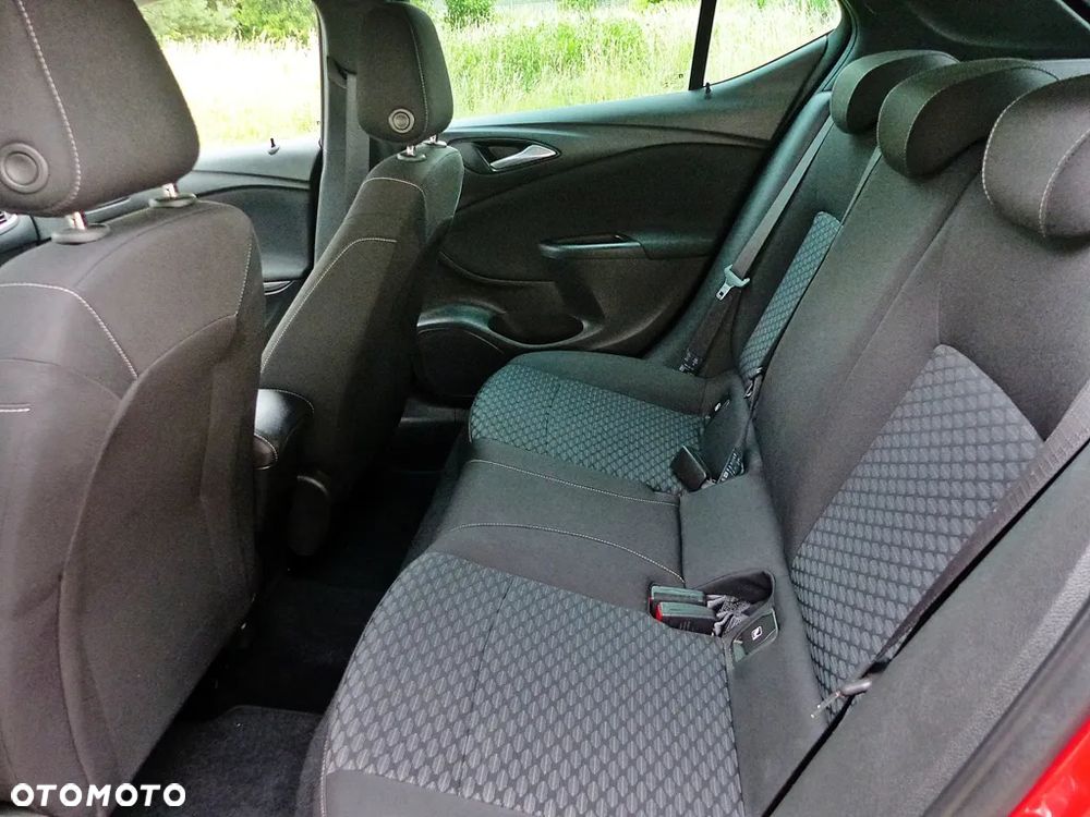 Opel Astra 1.2 T Edition S&S - 24