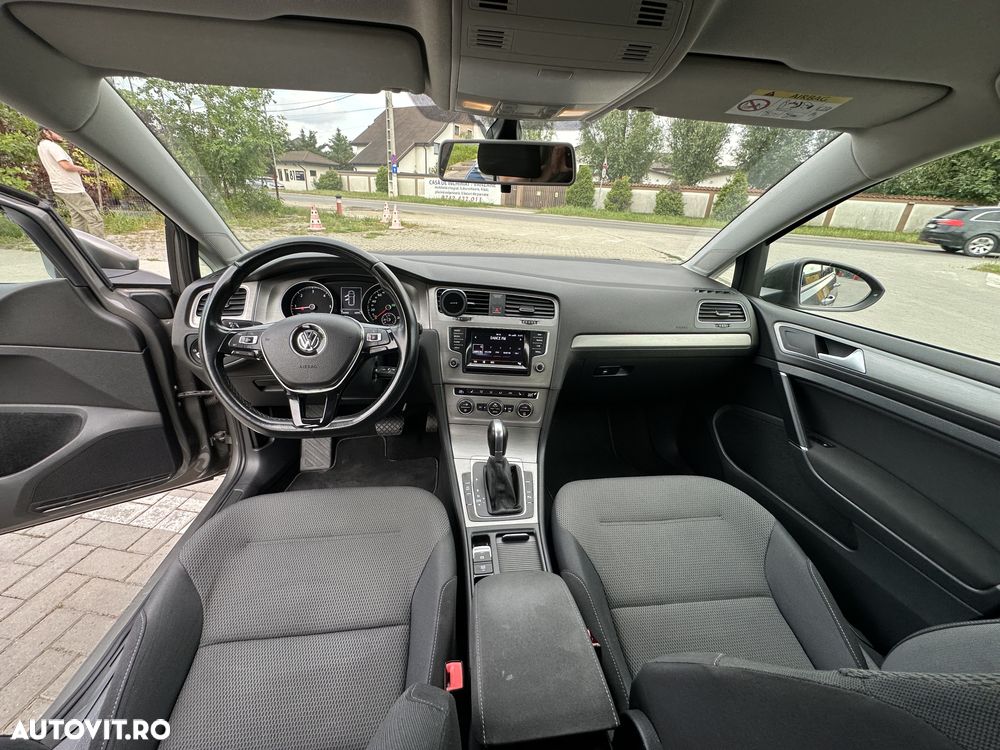 Volkswagen Golf - 16