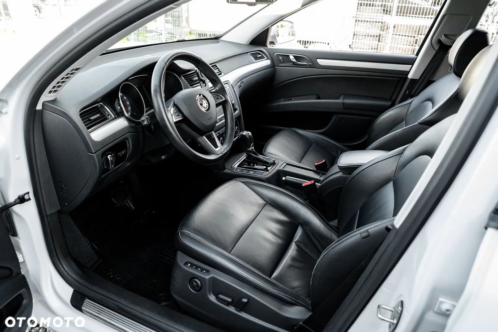 Skoda Superb 2.0 TDI Green tec 4x4 DSG Elegance - 19