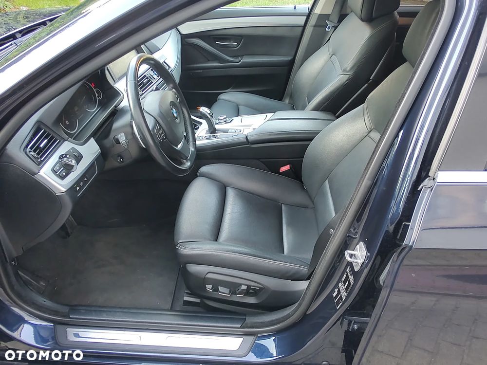 BMW Seria 5 535d Sport-Aut Modern Line - 13