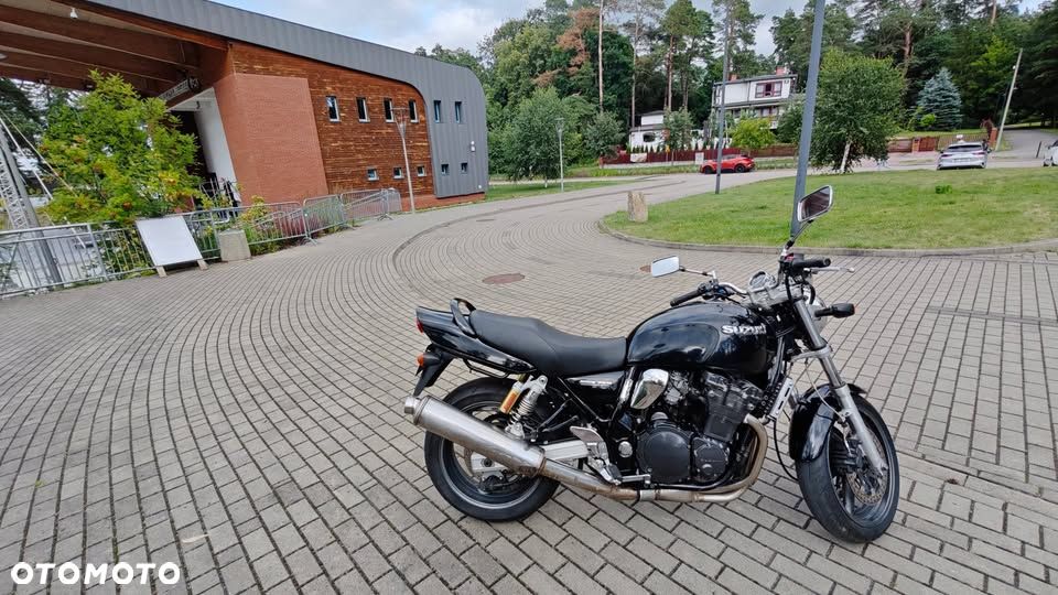 Suzuki GSX - 6