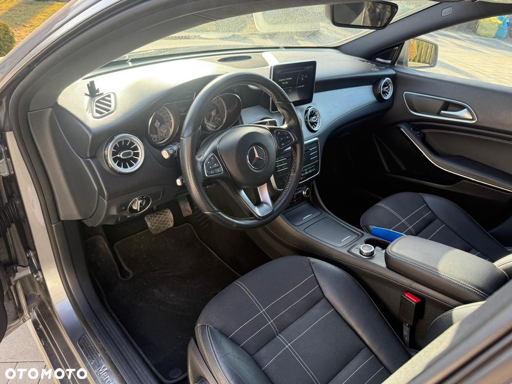 Mercedes-Benz CLA 220 d 7G-DCT SCORE - 12