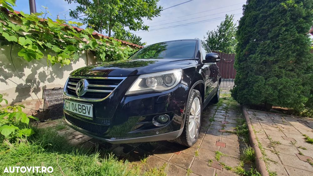 Volkswagen Tiguan - 1
