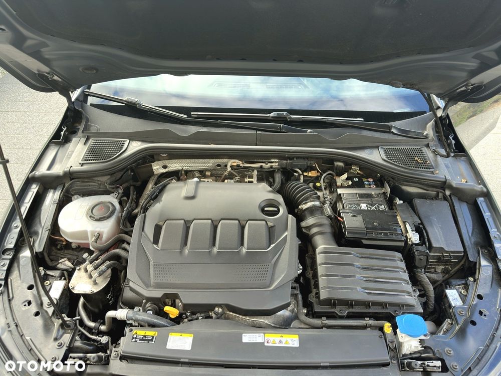 Volkswagen Golf - 10