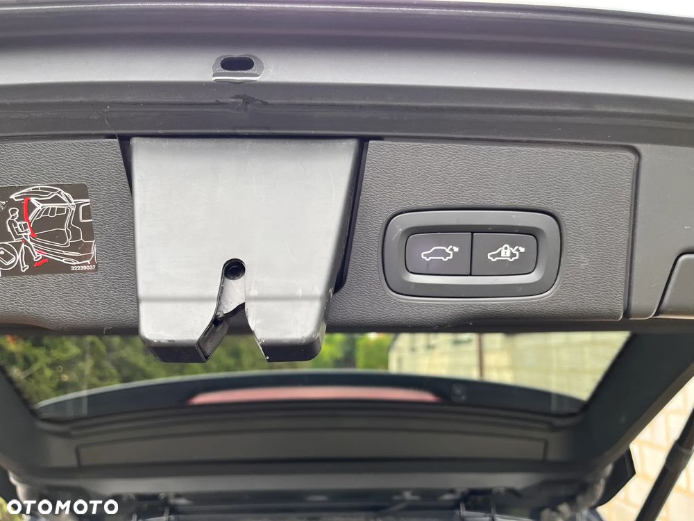 Volvo XC 60 T8 Plug-In Hybrid AWD Inscription - 11
