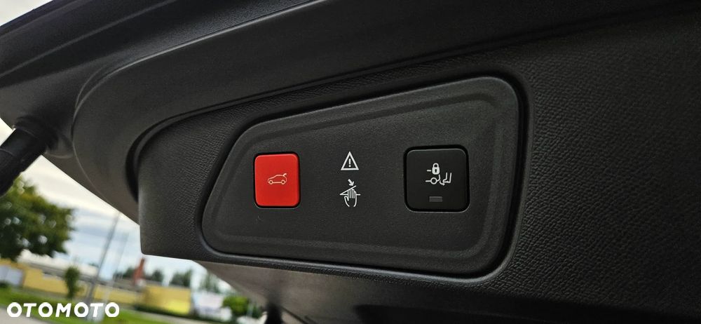 Peugeot 3008 1.2 PureTech Allure S&S - 17