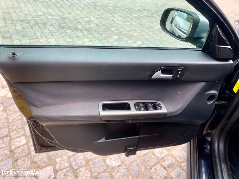 Volvo V50 2.0 D R-Design - 9