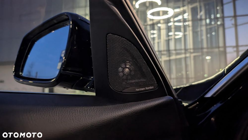 BMW Seria 3 330i M Sport - 10