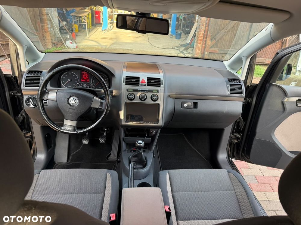 Volkswagen Touran 1.4 TSI Cross - 9
