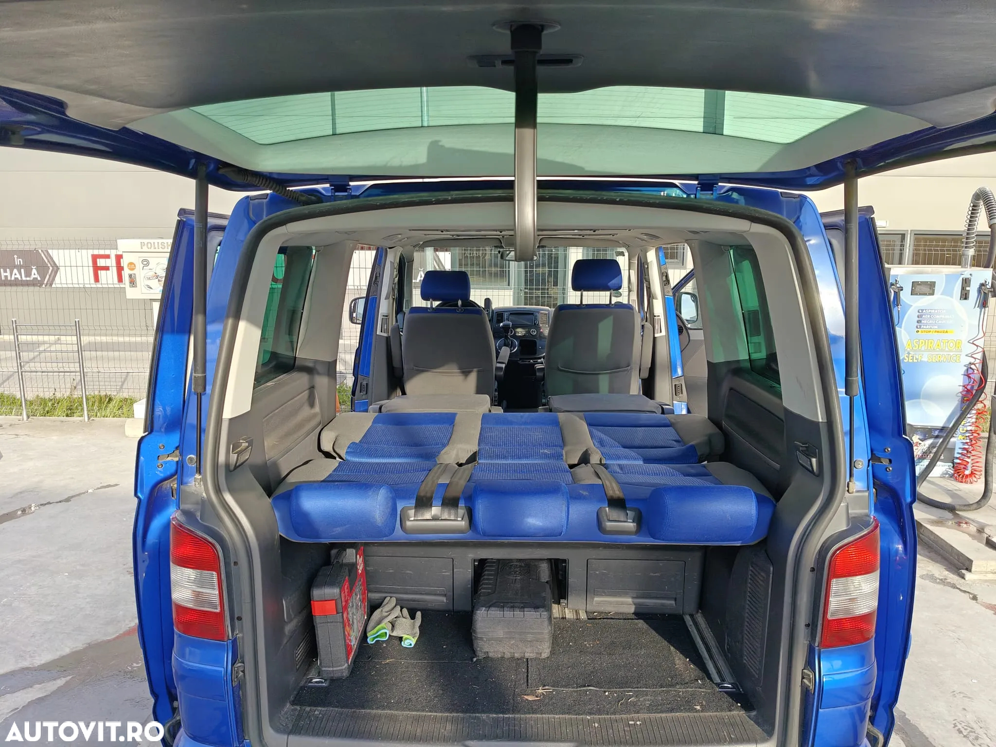 Volkswagen Multivan - 5