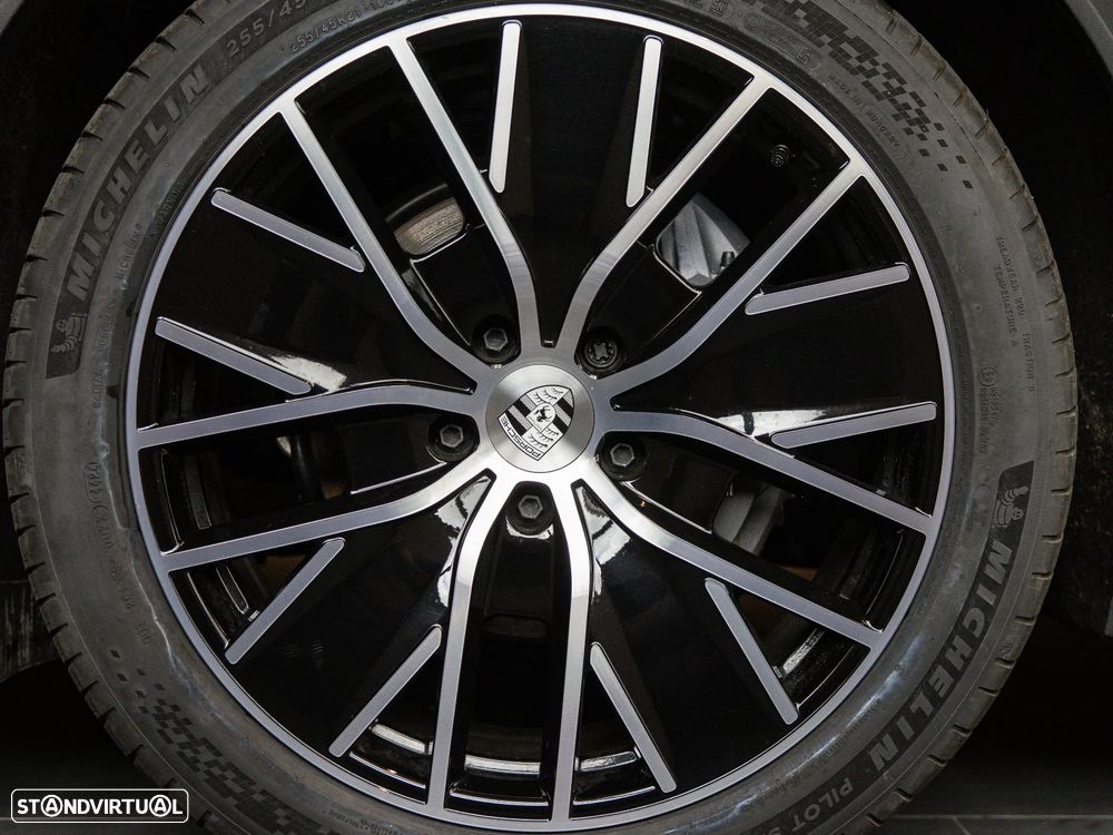 Porsche Macan Electric 4 - 15