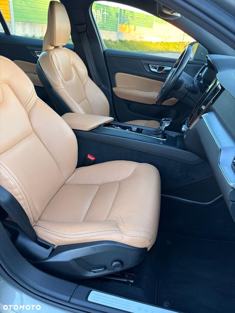Volvo V60 Cross Country T5 AWD Geartronic Pro - 9