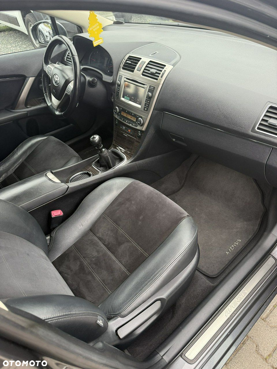 Toyota Avensis 2.0 D-4D Premium - 16