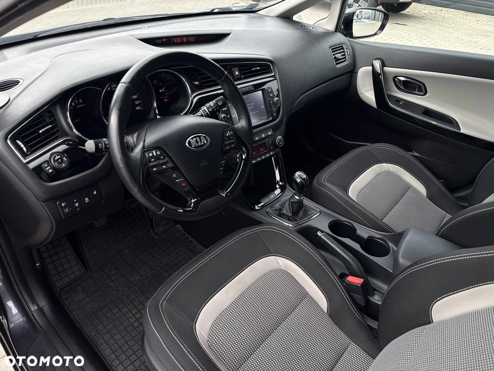Kia Ceed 1.6 GDI L - 6