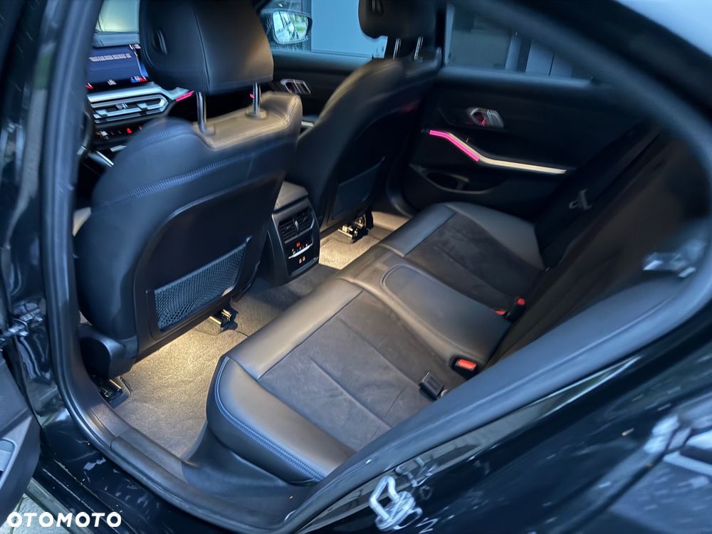 BMW Seria 3 320d xDrive mHEV M Sport sport - 31