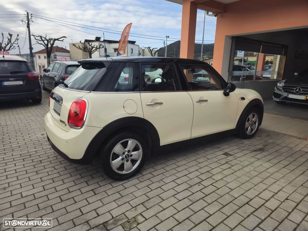MINI 5 Portas Cooper D Auto - 4