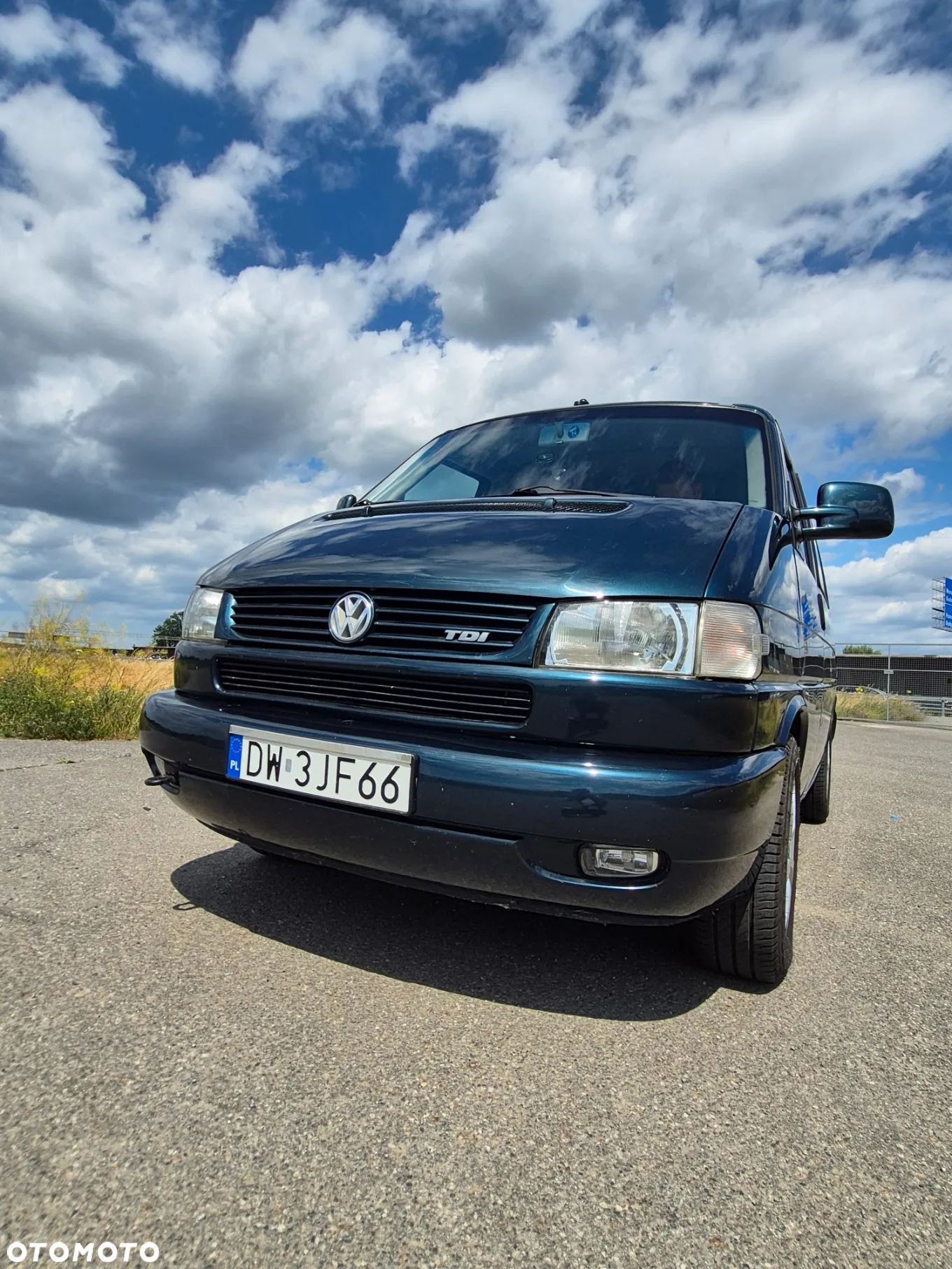 Volkswagen Multivan - 1