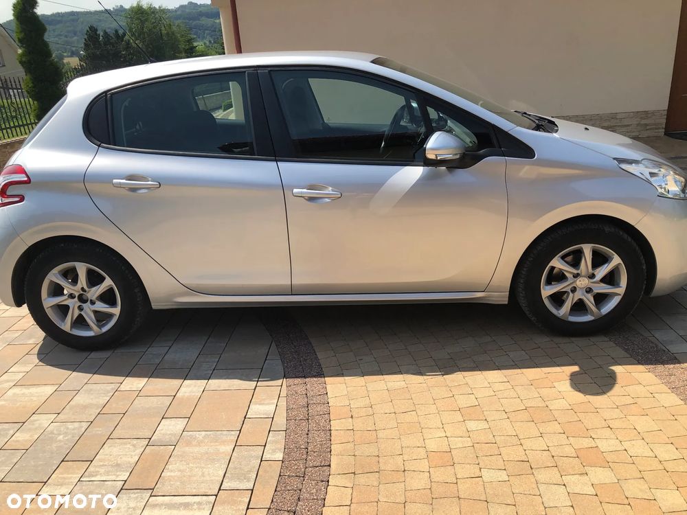 Peugeot 208 82 PureTech Style - 6