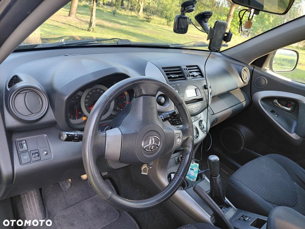 Toyota RAV4 - 9