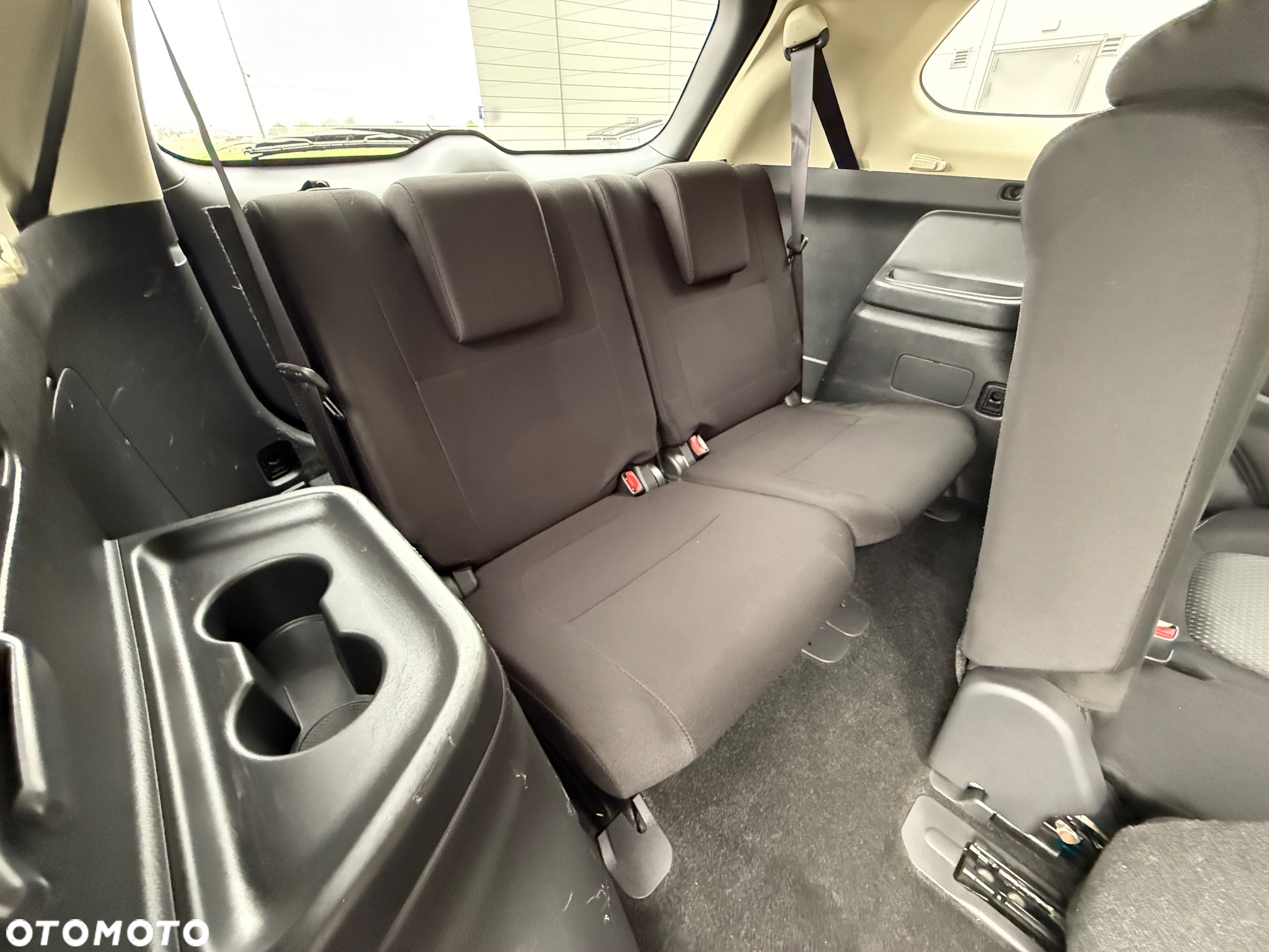 Mitsubishi Outlander - 26