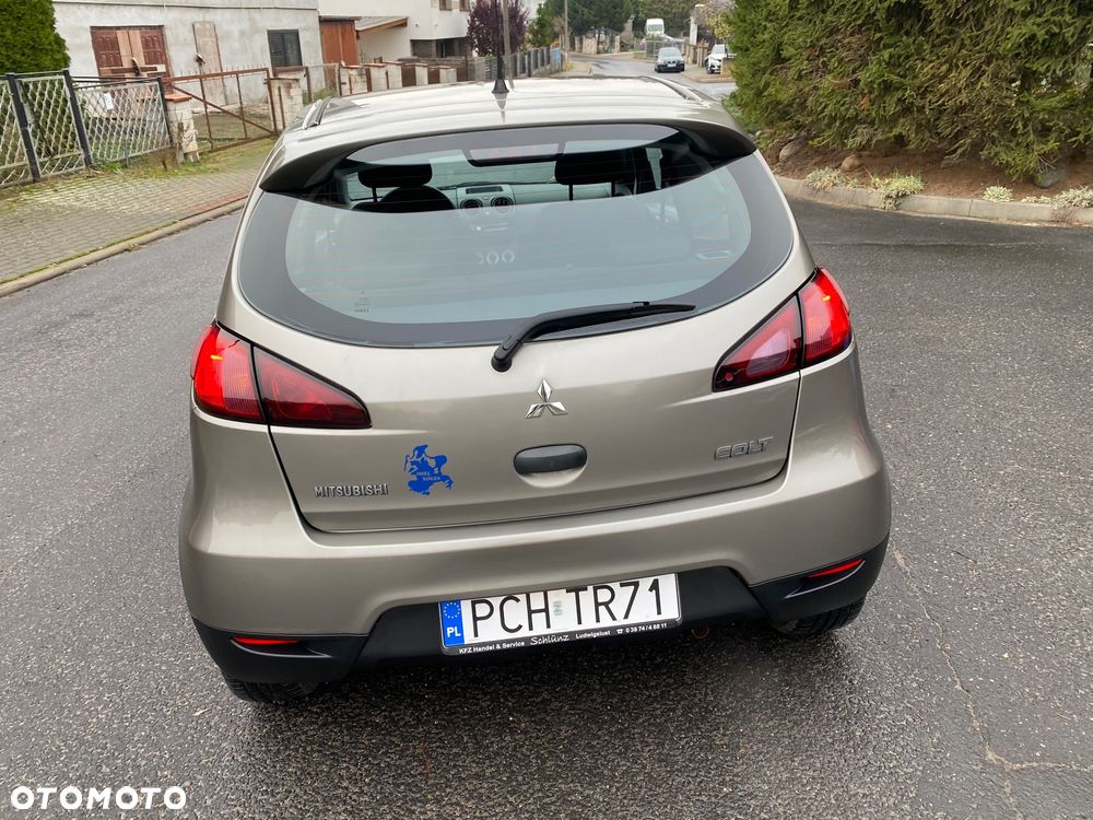 Mitsubishi Colt 1.1 - 8